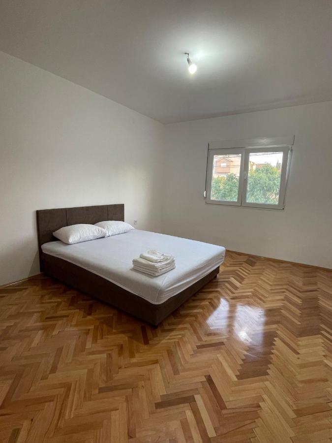Entire Spacious Apartment With Free Parking Podgorica Esterno foto