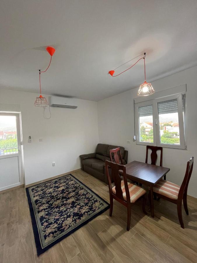 Entire Spacious Apartment With Free Parking Podgorica Esterno foto
